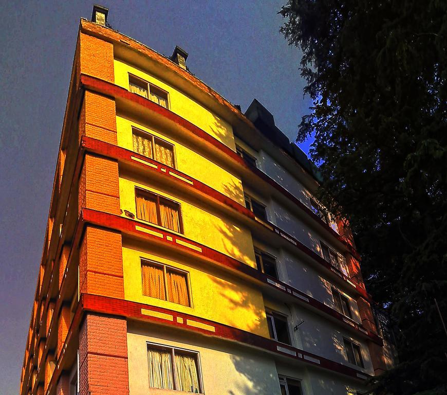 Hotel Landmark Shimla Bagian luar foto