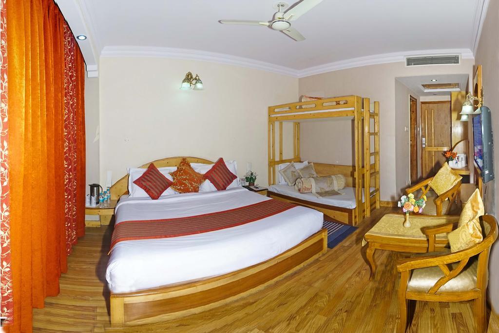 Hotel Landmark Shimla Bagian luar foto